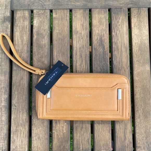 NWT Tahari  Wallet Tan - Picture 8 of 8